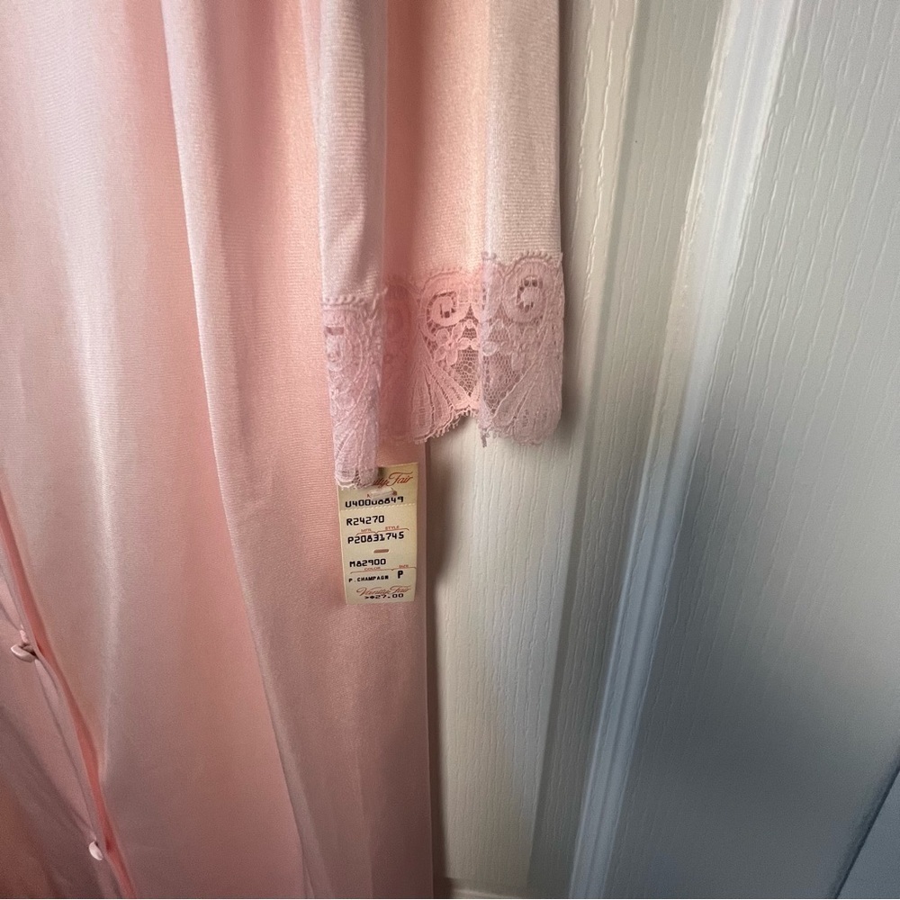 Rare Vintage Vanity Fair light pink bathrobe with tags, size petite - Picture 6 of 7